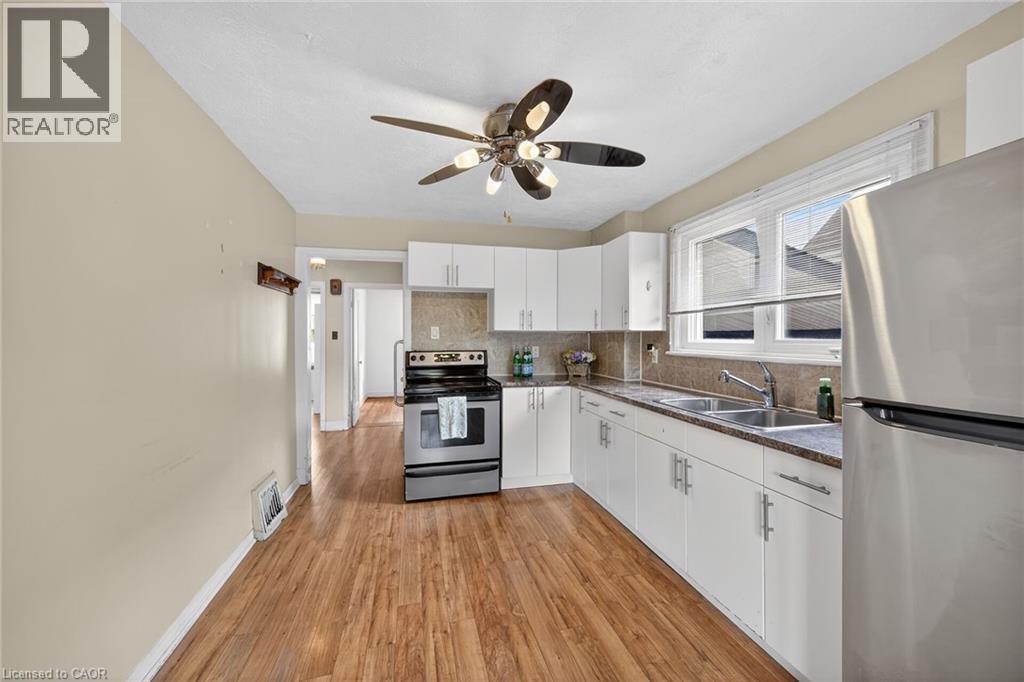 












163 ROSEDALE Avenue

,
Hamilton,




Ontario
L8K4N4

