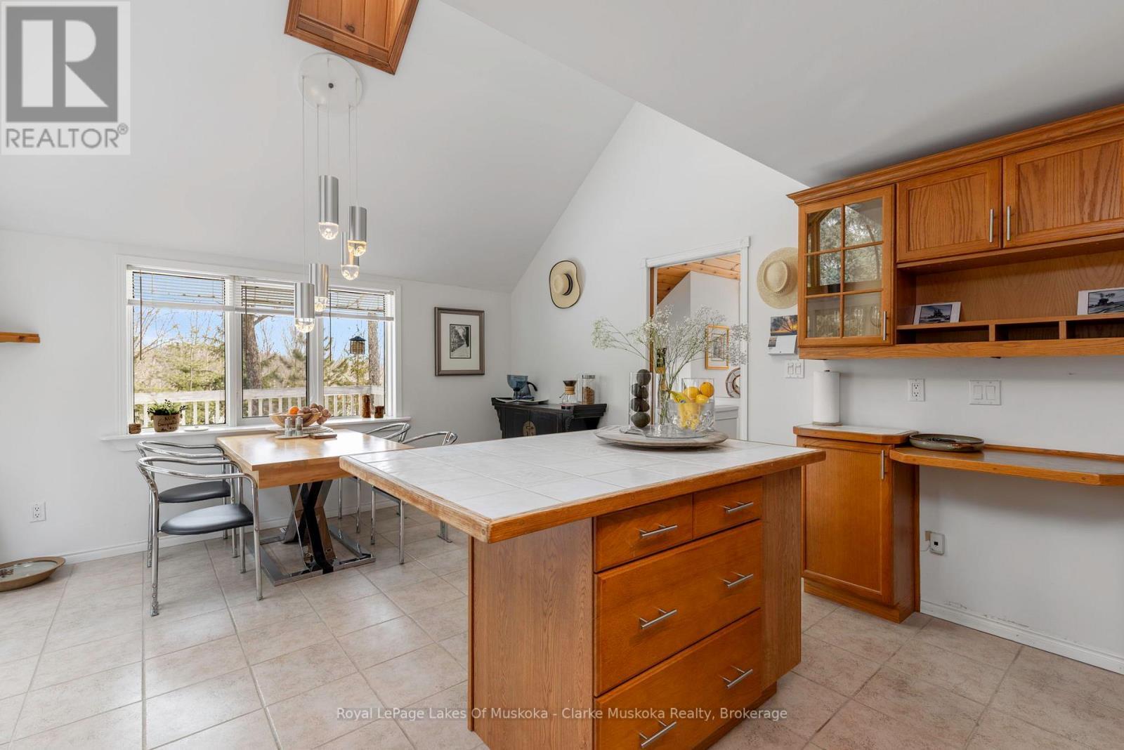












1806 VALLEY ROAD

,
Huntsville (Chaffey),




Ontario
P1H1A8

