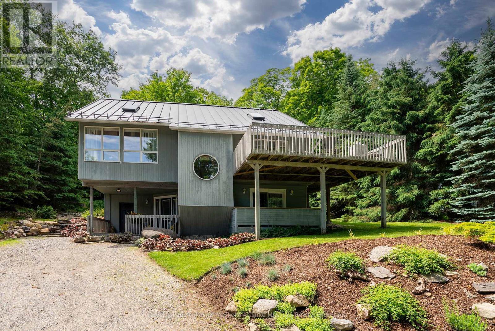 












1806 VALLEY ROAD

,
Huntsville (Chaffey),




Ontario
P1H1A8

