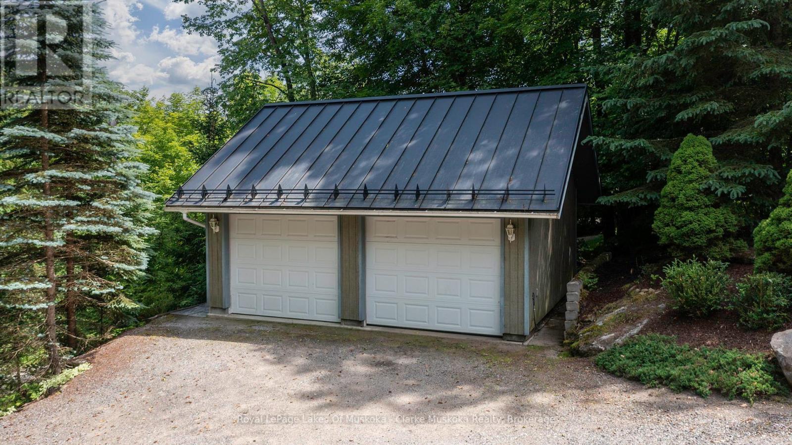 












1806 VALLEY ROAD

,
Huntsville (Chaffey),




Ontario
P1H1A8

