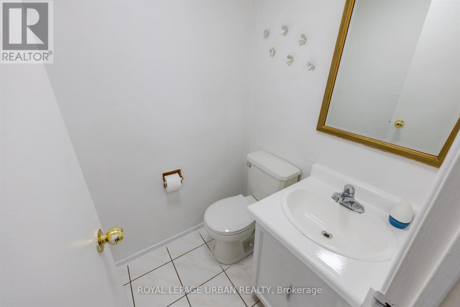 












347 BRAYMORE BOULEVARD

,
Toronto,




Ontario
M1B2W6

