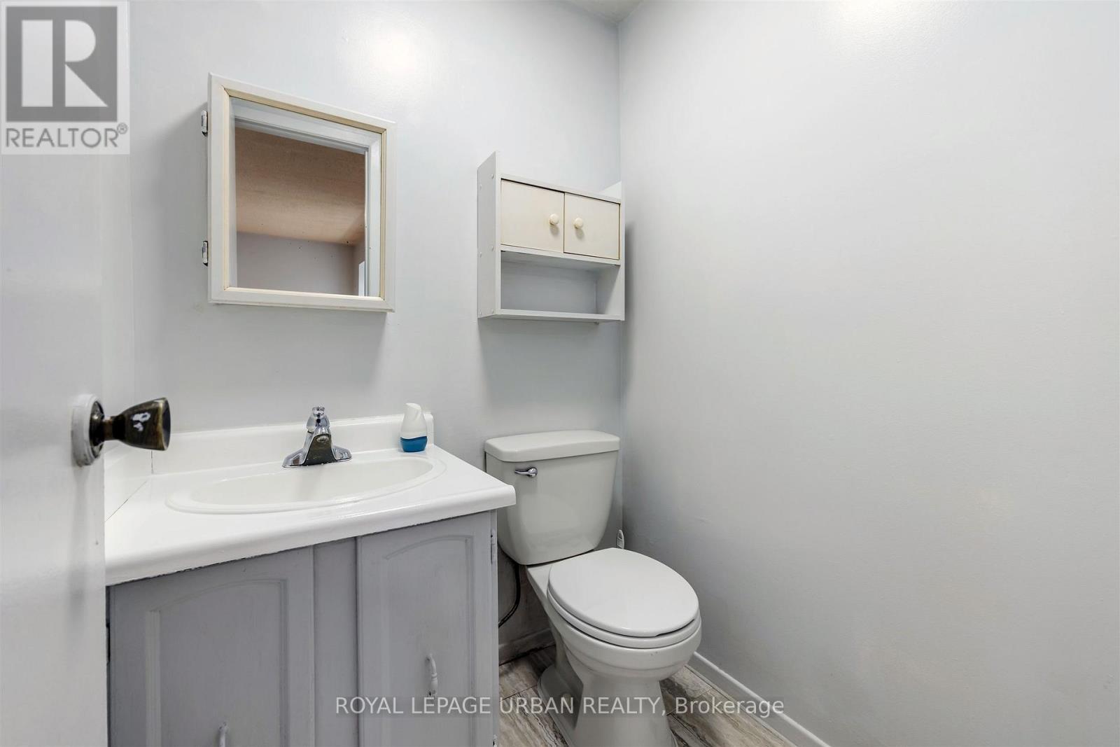 












347 BRAYMORE BOULEVARD

,
Toronto,




Ontario
M1B2W6

