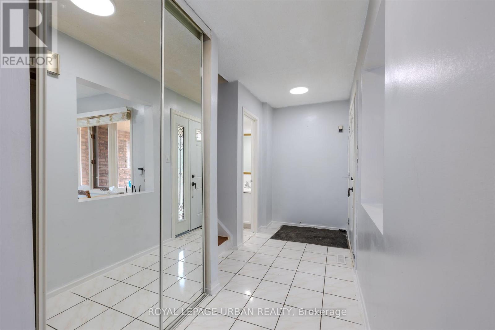 












347 BRAYMORE BOULEVARD

,
Toronto,




Ontario
M1B2W6

