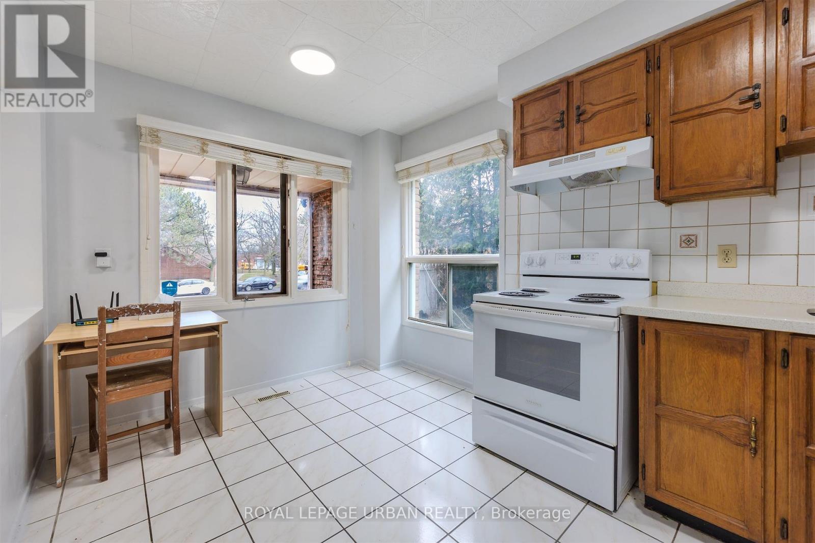 












347 BRAYMORE BOULEVARD

,
Toronto,




Ontario
M1B2W6

