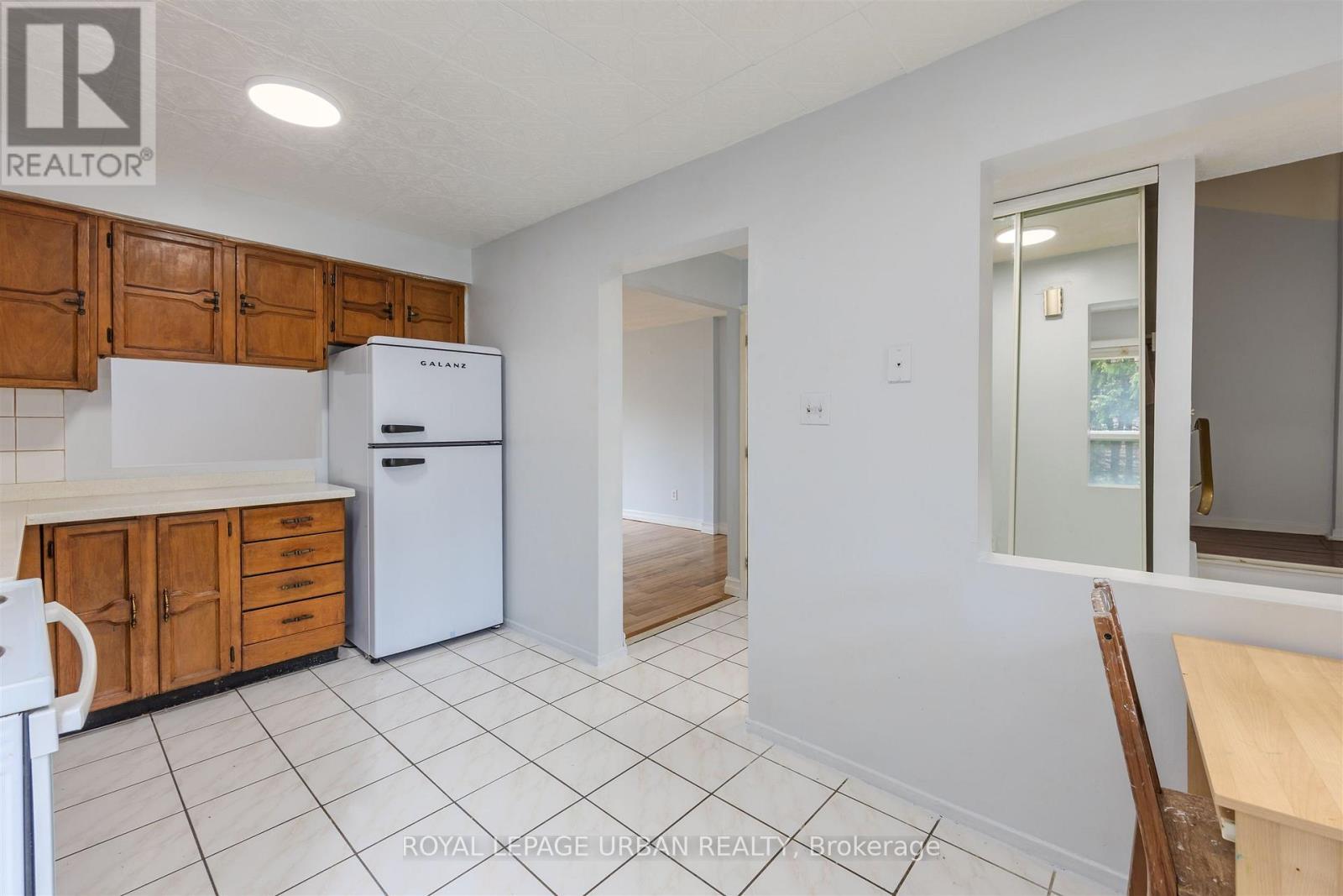 












347 BRAYMORE BOULEVARD

,
Toronto,




Ontario
M1B2W6

