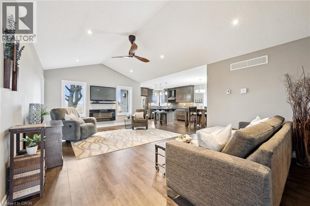 












92 JACOB Street W

,
East Zorra Tavistock,




Ontario
N0B2R0

