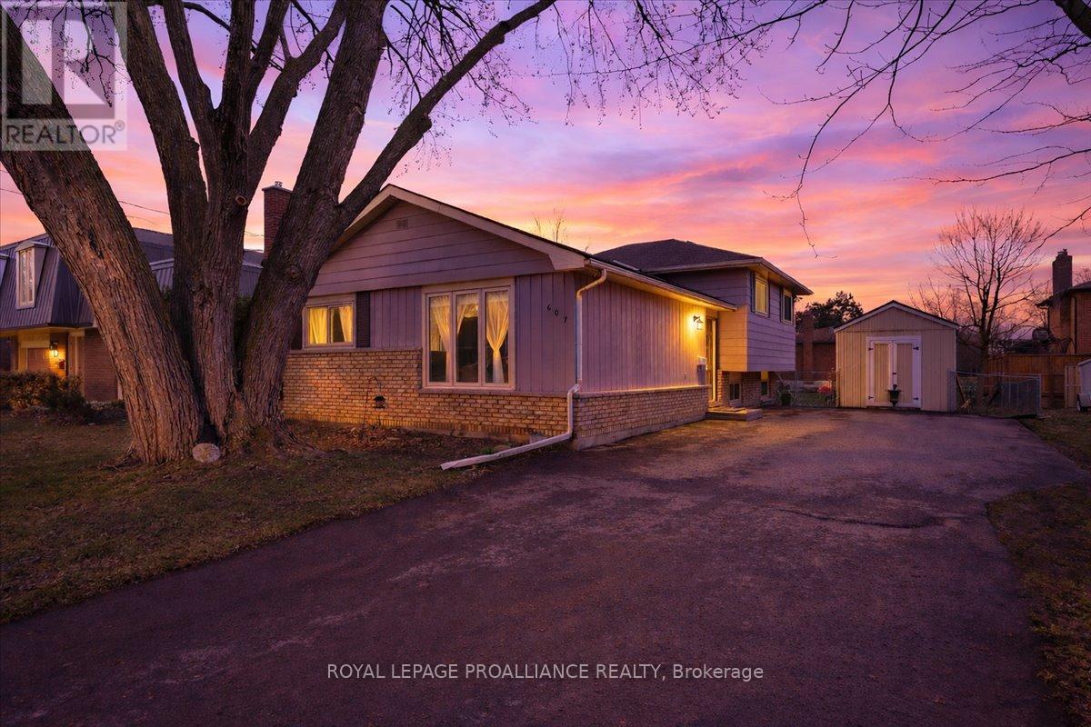 












607 BRIDGE STREET E

,
Belleville (Belleville Ward),




Ontario
K8N5G9

