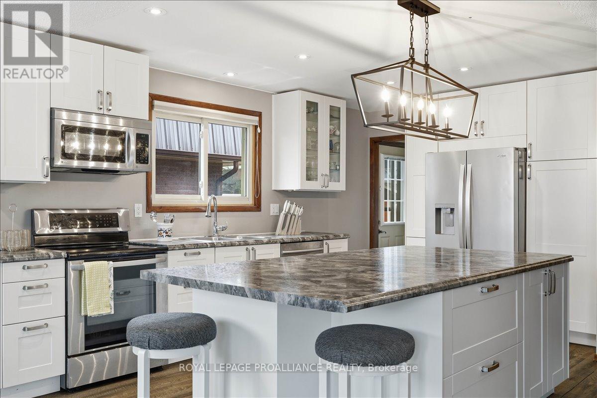 












607 BRIDGE STREET E

,
Belleville (Belleville Ward),




Ontario
K8N5G9

