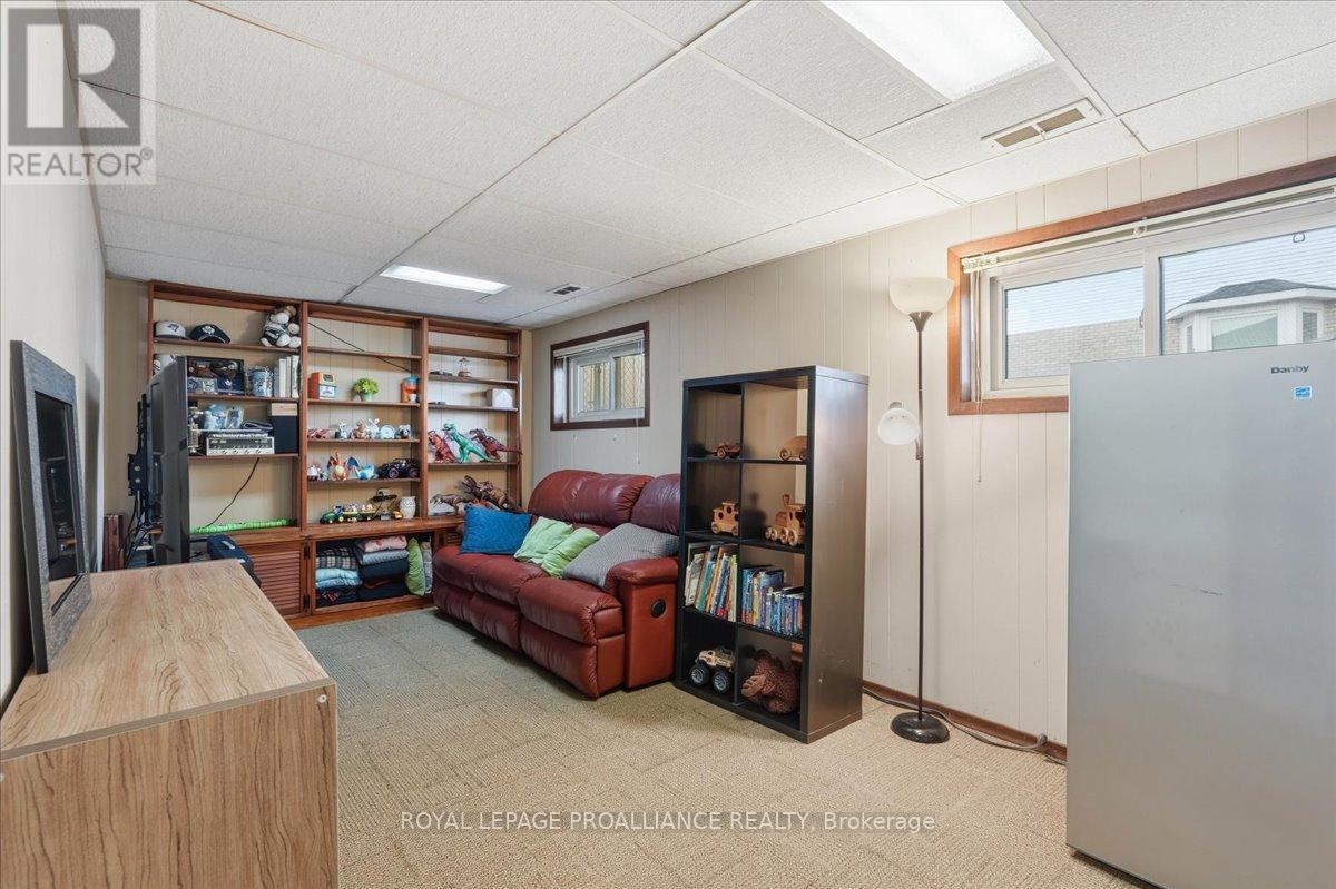 












607 BRIDGE STREET E

,
Belleville (Belleville Ward),




Ontario
K8N5G9

