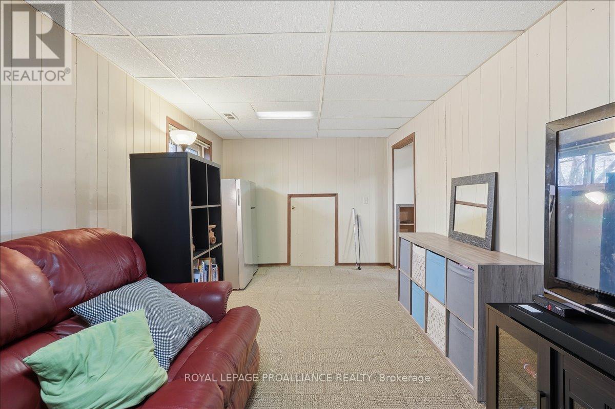 












607 BRIDGE STREET E

,
Belleville (Belleville Ward),




Ontario
K8N5G9

