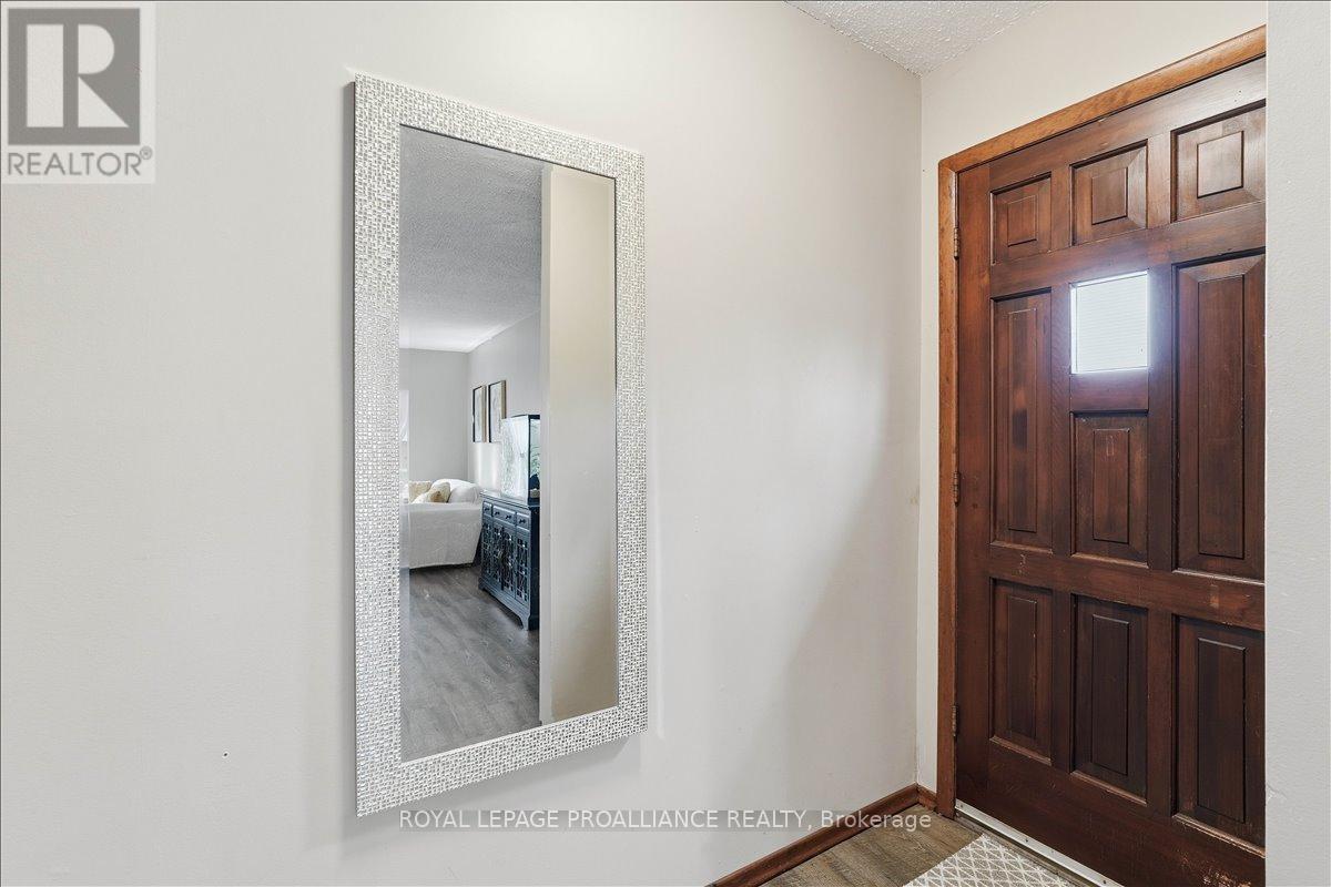 












607 BRIDGE STREET E

,
Belleville (Belleville Ward),




Ontario
K8N5G9

