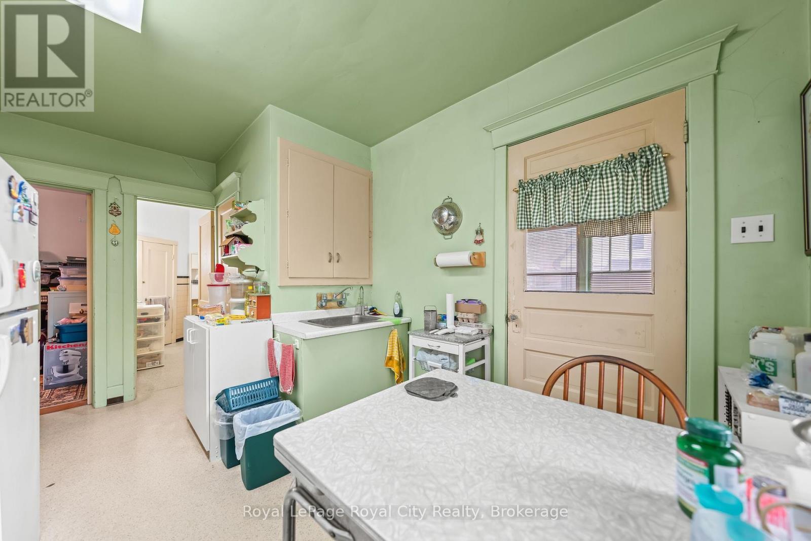 












9 STULL AVENUE

,
Guelph (Exhibition Park),




Ontario
N1H1N2

