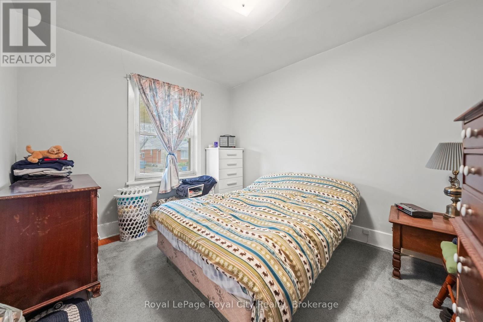 












9 STULL AVENUE

,
Guelph (Exhibition Park),




Ontario
N1H1N2

