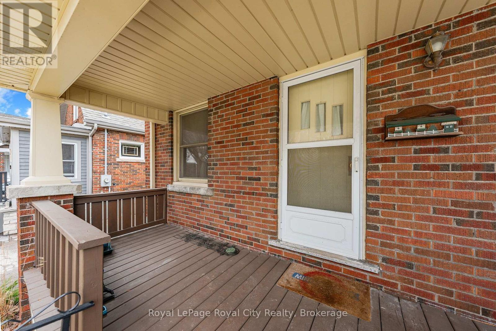 












9 STULL AVENUE

,
Guelph (Exhibition Park),




Ontario
N1H1N2

