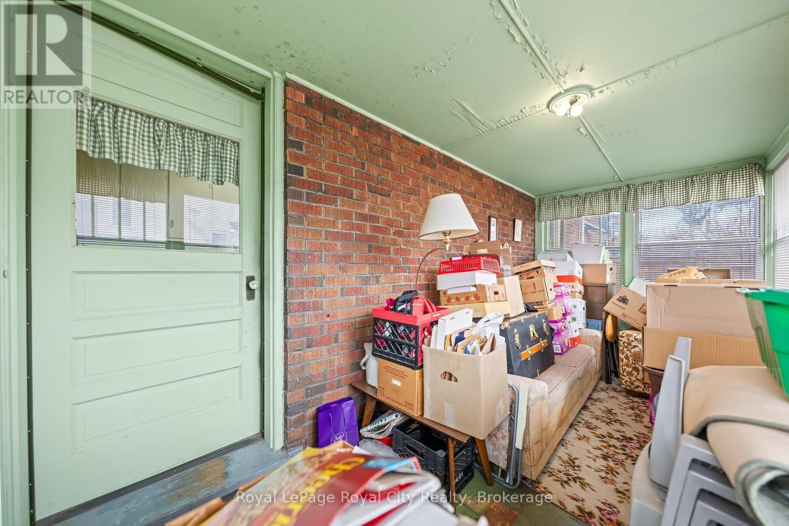 












9 STULL AVENUE

,
Guelph (Exhibition Park),




Ontario
N1H1N2

