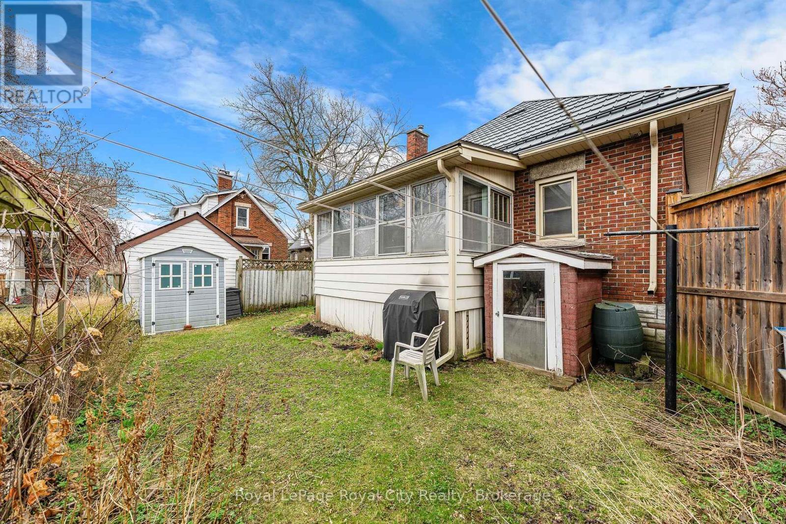 












9 STULL AVENUE

,
Guelph (Exhibition Park),




Ontario
N1H1N2

