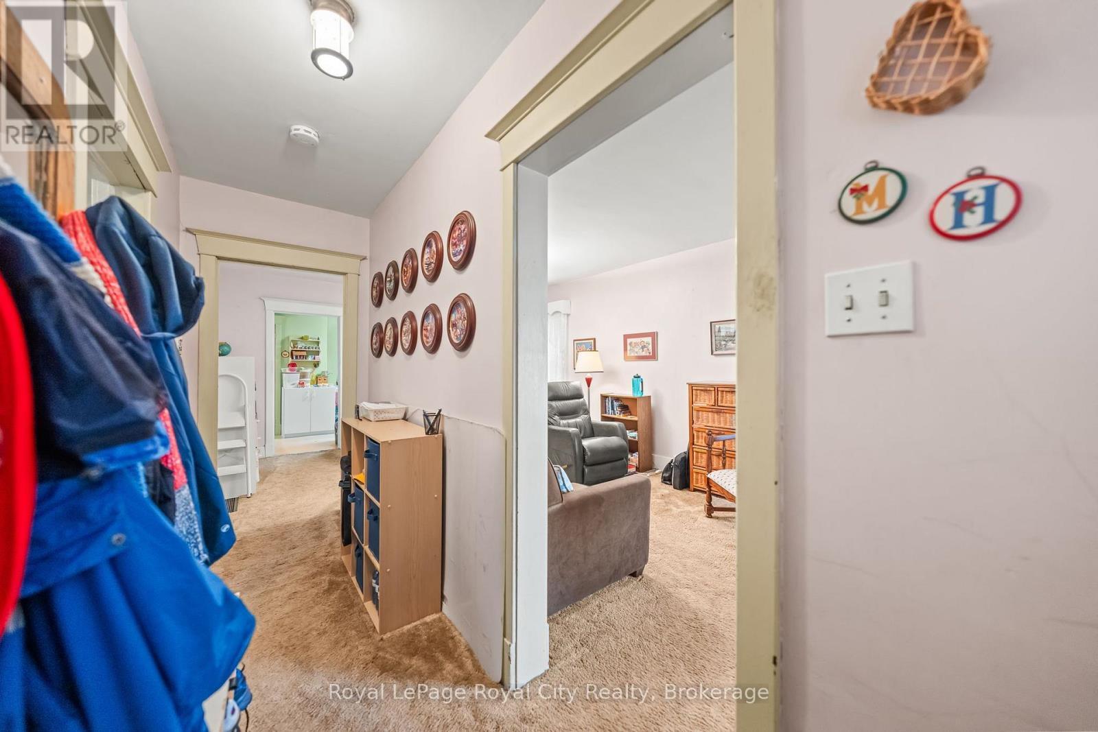 












9 STULL AVENUE

,
Guelph (Exhibition Park),




Ontario
N1H1N2


