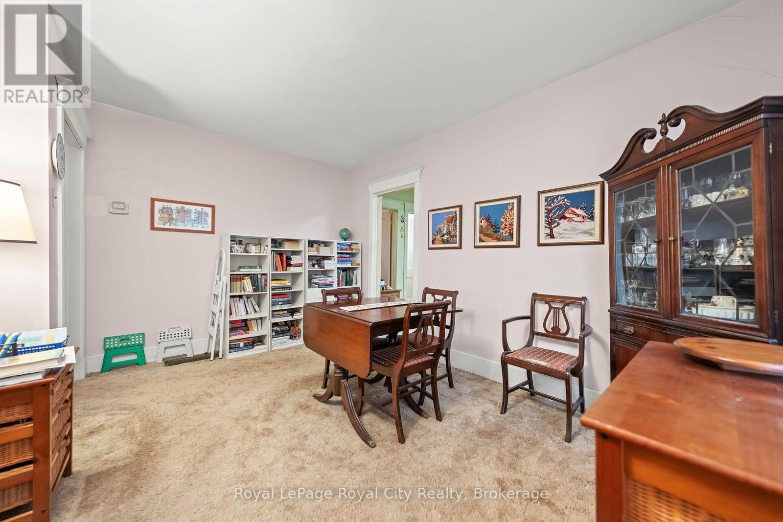












9 STULL AVENUE

,
Guelph (Exhibition Park),




Ontario
N1H1N2

