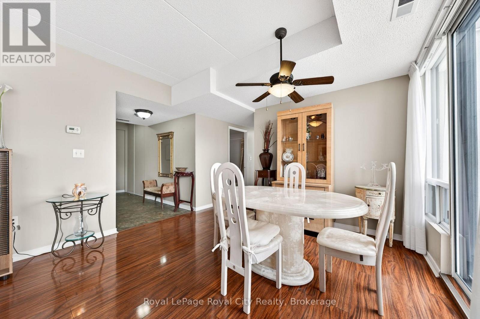 












402 - 105 BAGOT STREET

,
Guelph (Junction/Onward Willow),




Ontario
N1H8H4


