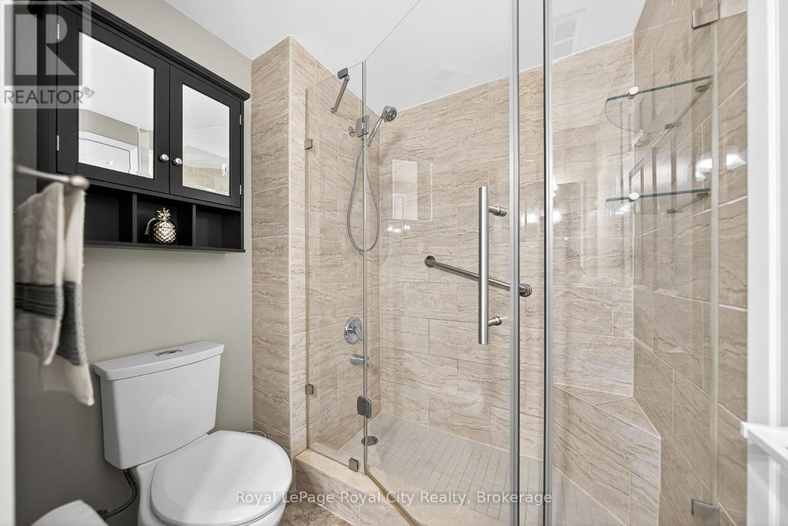 












402 - 105 BAGOT STREET

,
Guelph (Junction/Onward Willow),




Ontario
N1H8H4

