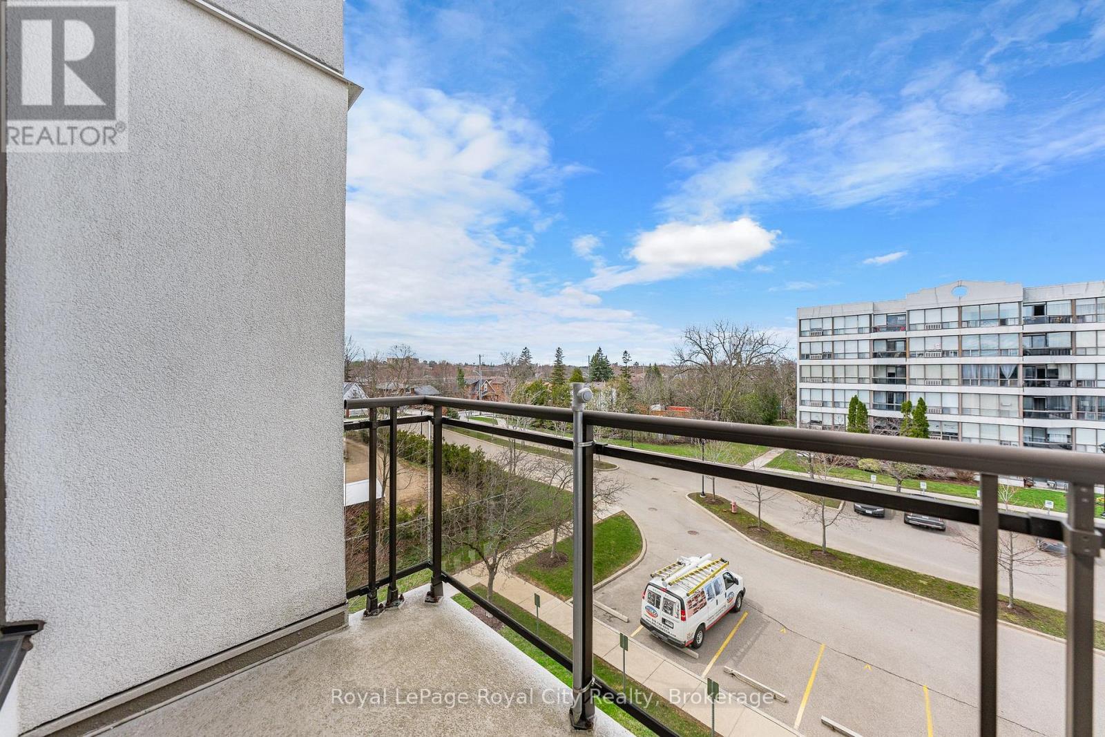 












402 - 105 BAGOT STREET

,
Guelph (Junction/Onward Willow),




Ontario
N1H8H4

