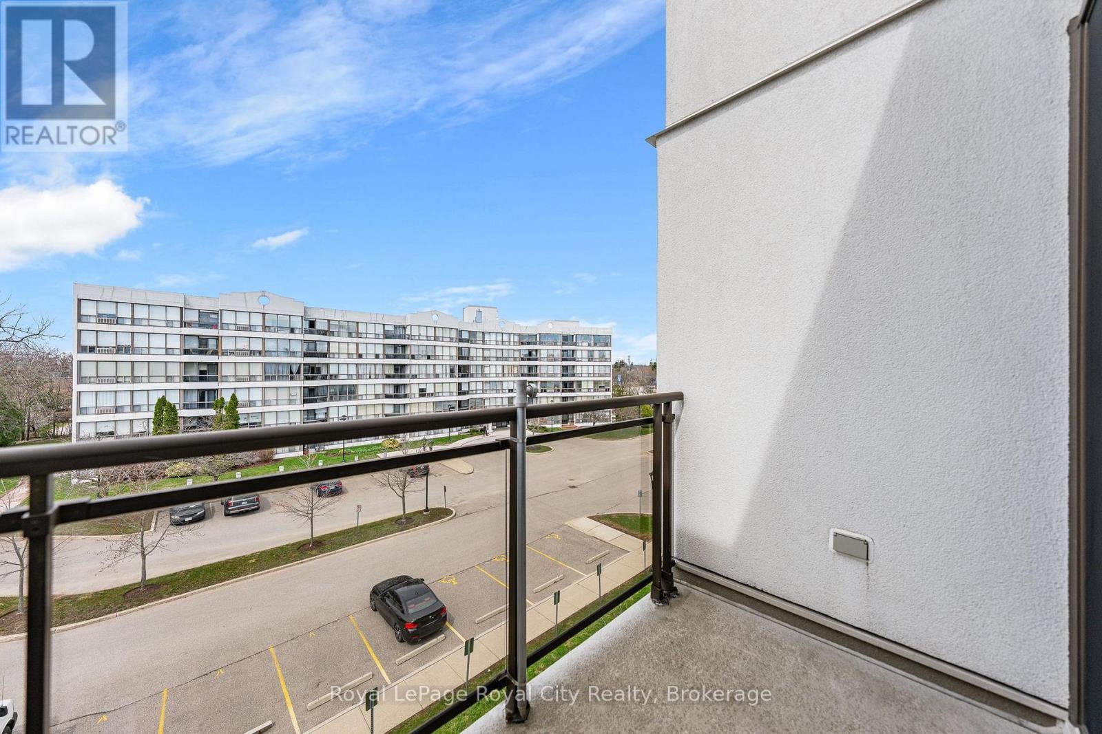 












402 - 105 BAGOT STREET

,
Guelph (Junction/Onward Willow),




Ontario
N1H8H4

