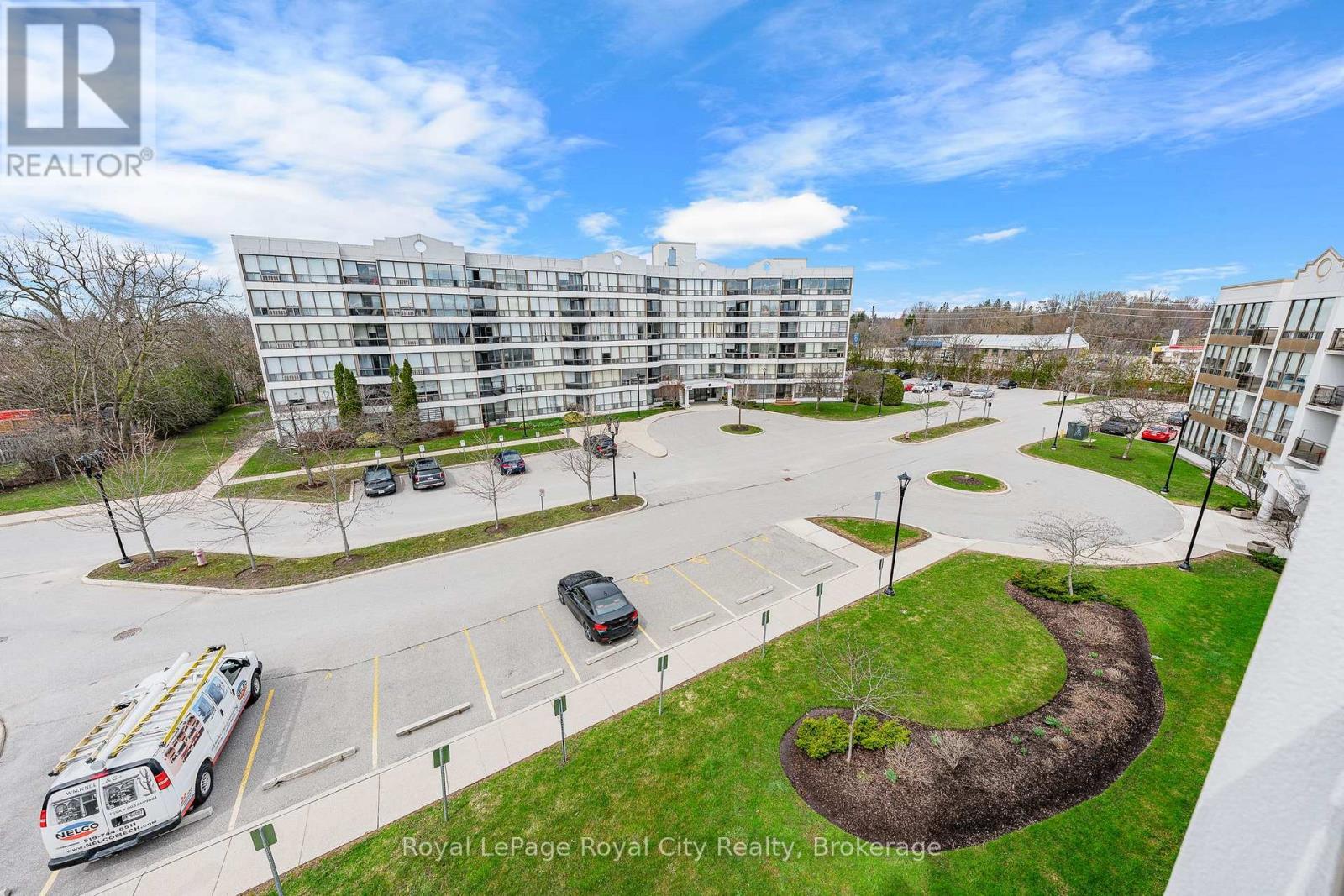 












402 - 105 BAGOT STREET

,
Guelph (Junction/Onward Willow),




Ontario
N1H8H4


