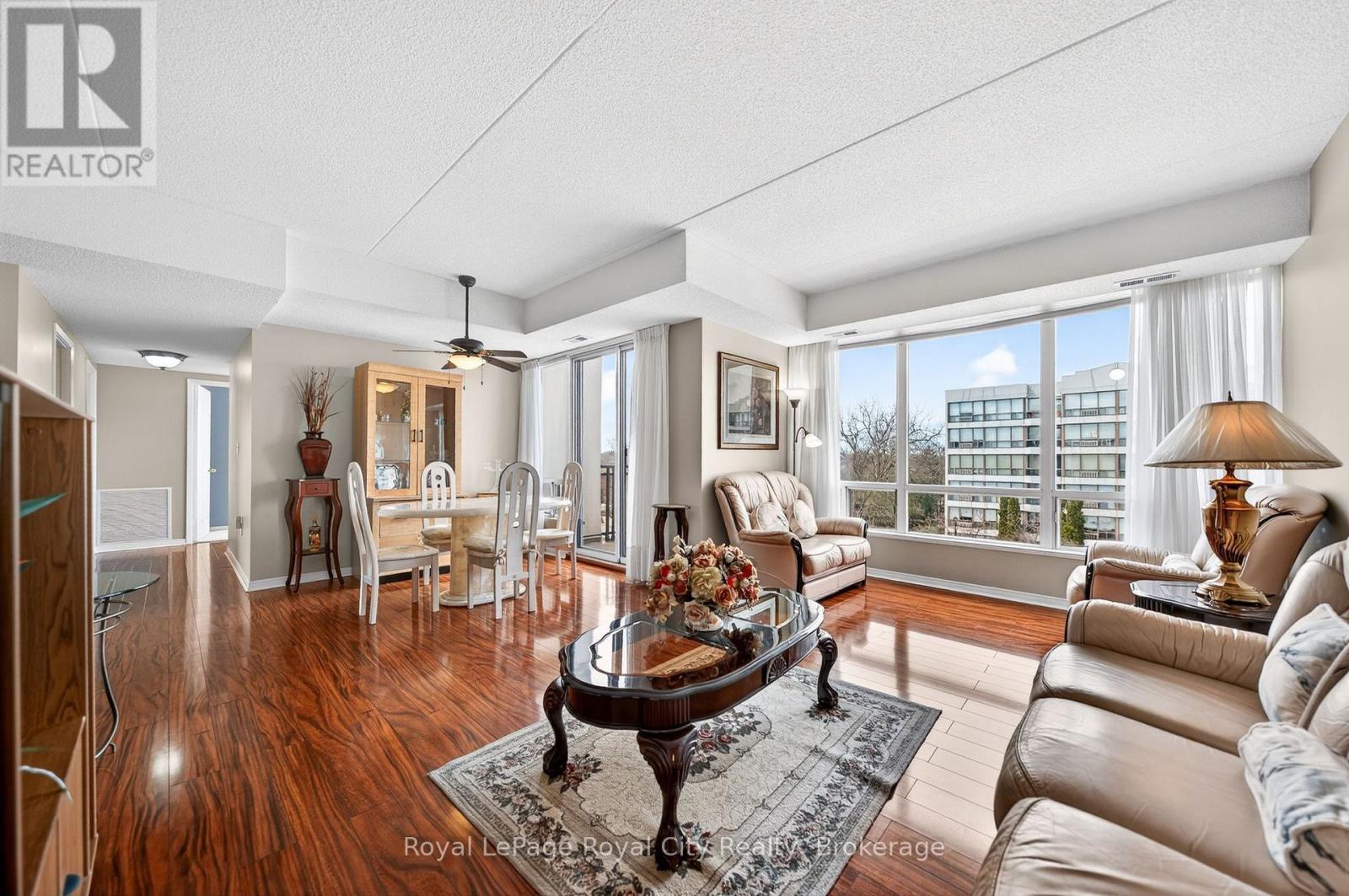 












402 - 105 BAGOT STREET

,
Guelph (Junction/Onward Willow),




Ontario
N1H8H4

