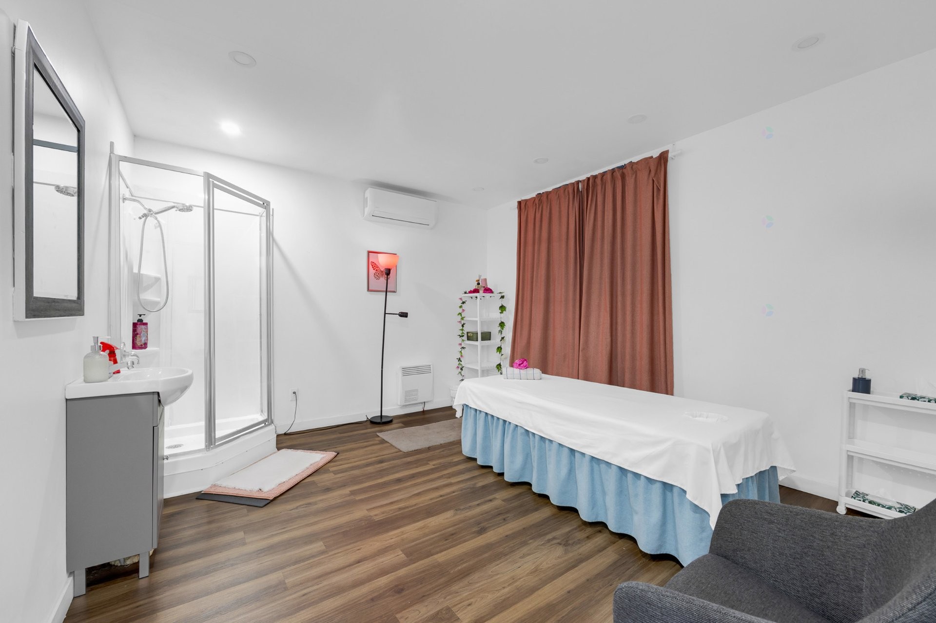 









82

 - 86


Boul. du Curé-Labelle

,
Sainte-Thérèse,




QC
J7E2X5

