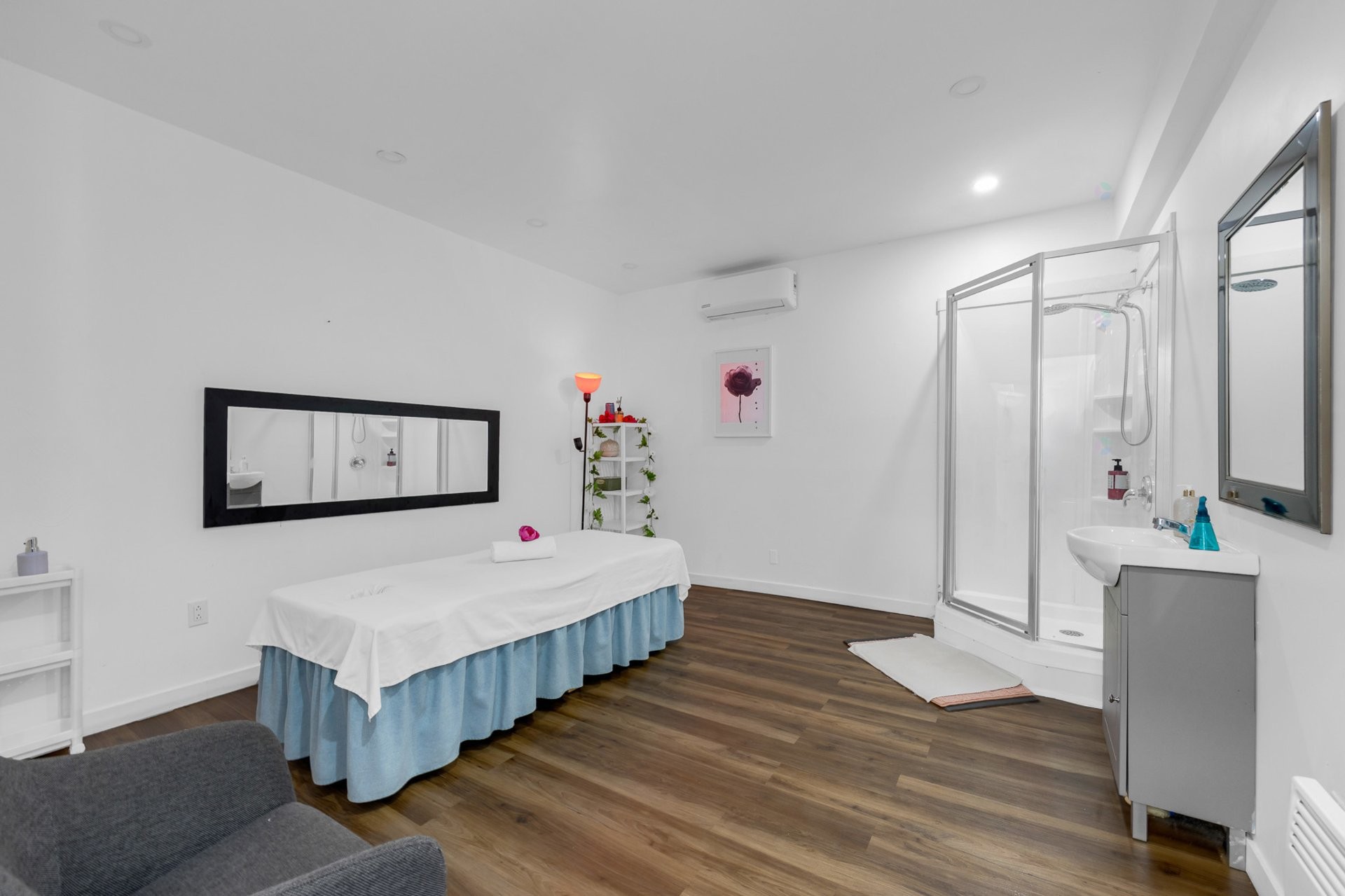 









82

 - 86


Boul. du Curé-Labelle

,
Sainte-Thérèse,




QC
J7E2X5

