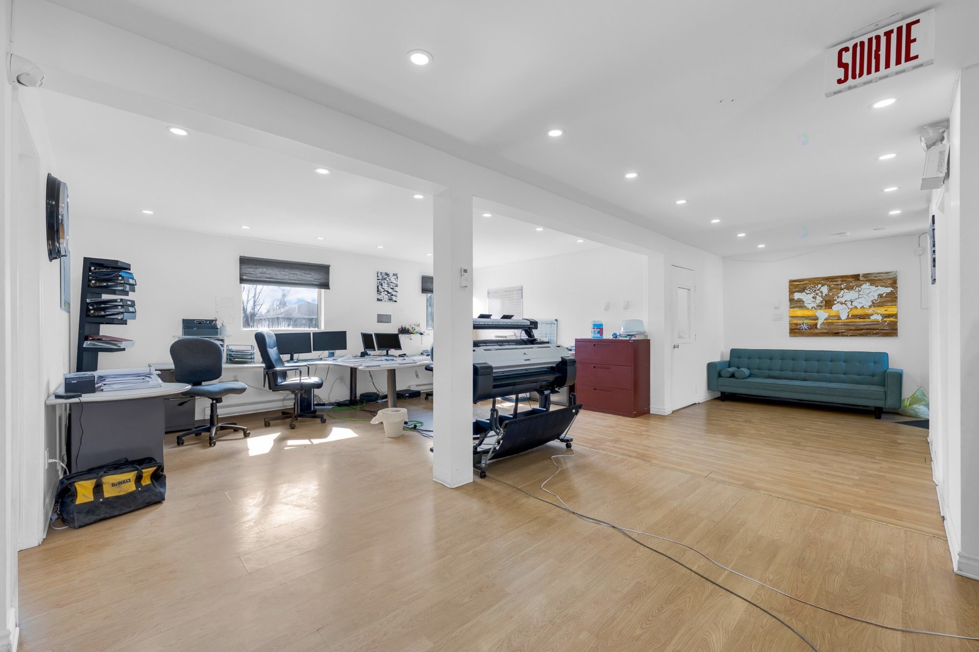 









82

 - 86


Boul. du Curé-Labelle

,
Sainte-Thérèse,




QC
J7E2X5

