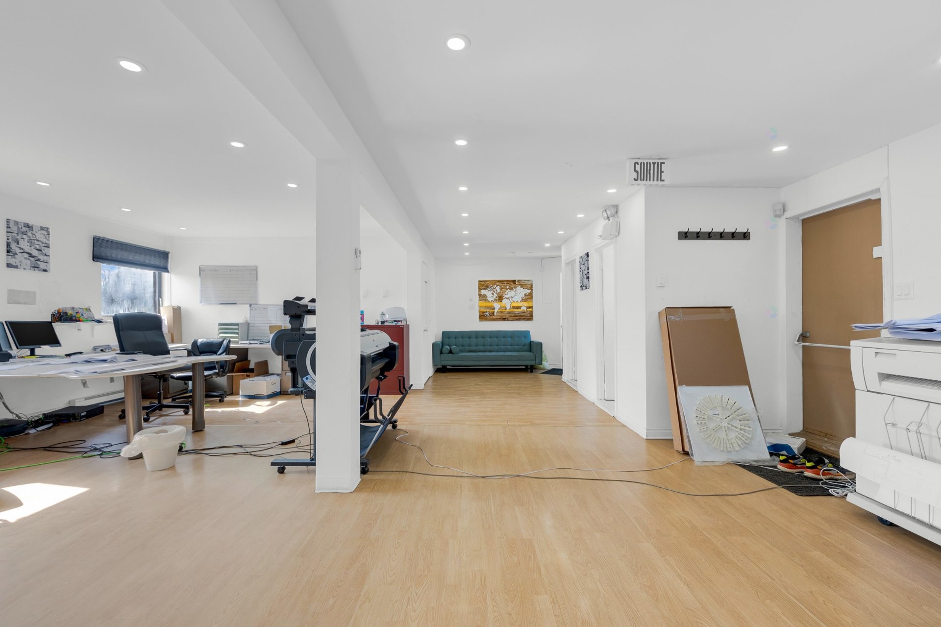 









82

 - 86


Boul. du Curé-Labelle

,
Sainte-Thérèse,




QC
J7E2X5

