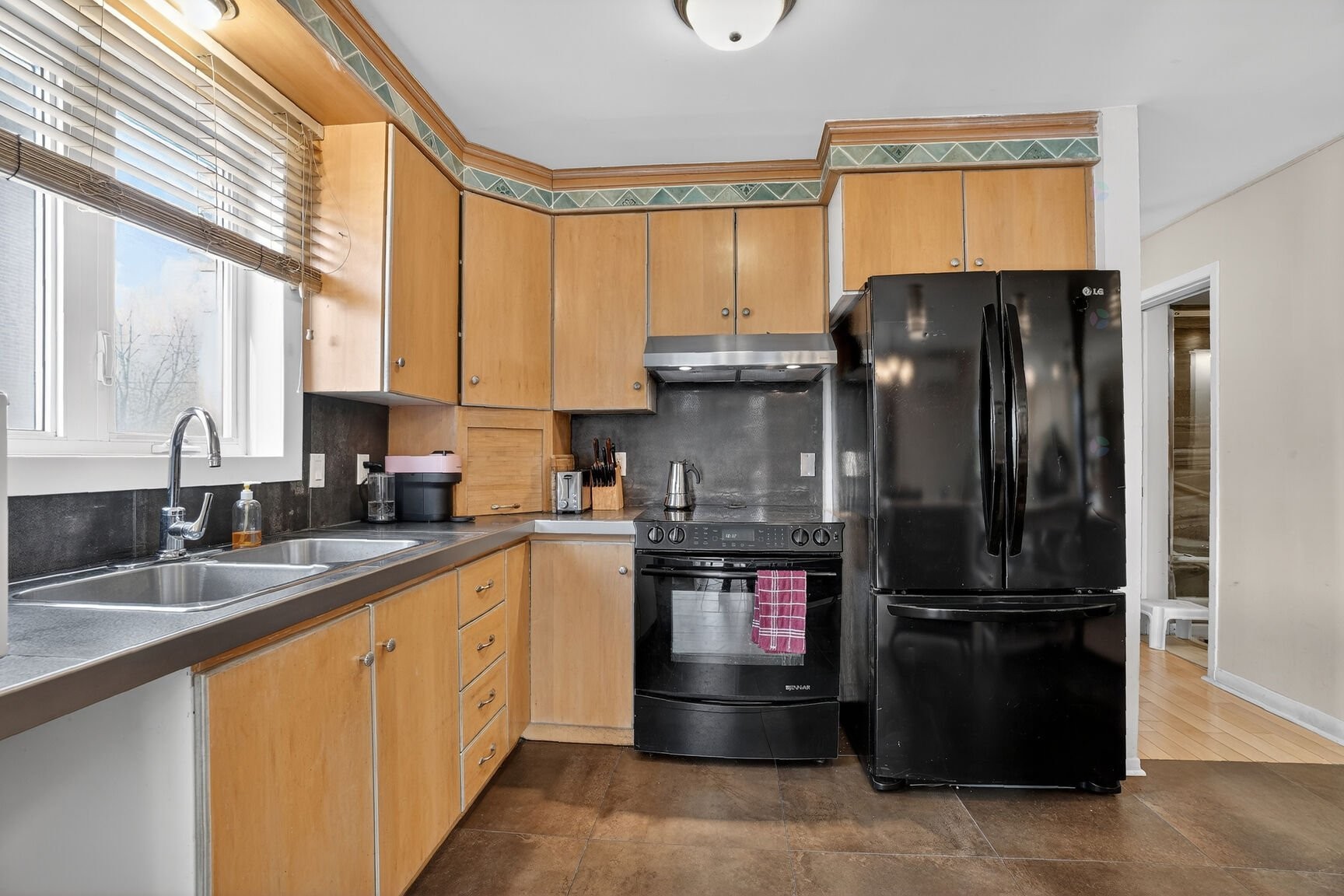 









1711


Rue Louis-Alphonse-Venne

, 101,
Montréal (Ahuntsic-Cartierville),




QC
H2C3J3

