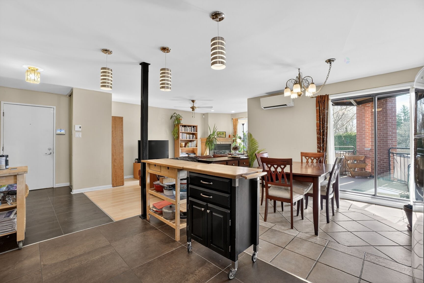 









1711


Rue Louis-Alphonse-Venne

, 101,
Montréal (Ahuntsic-Cartierville),




QC
H2C3J3

