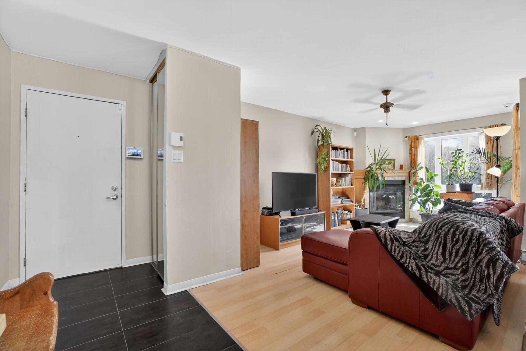 









1711


Rue Louis-Alphonse-Venne

, 101,
Montréal (Ahuntsic-Cartierville),




QC
H2C3J3

