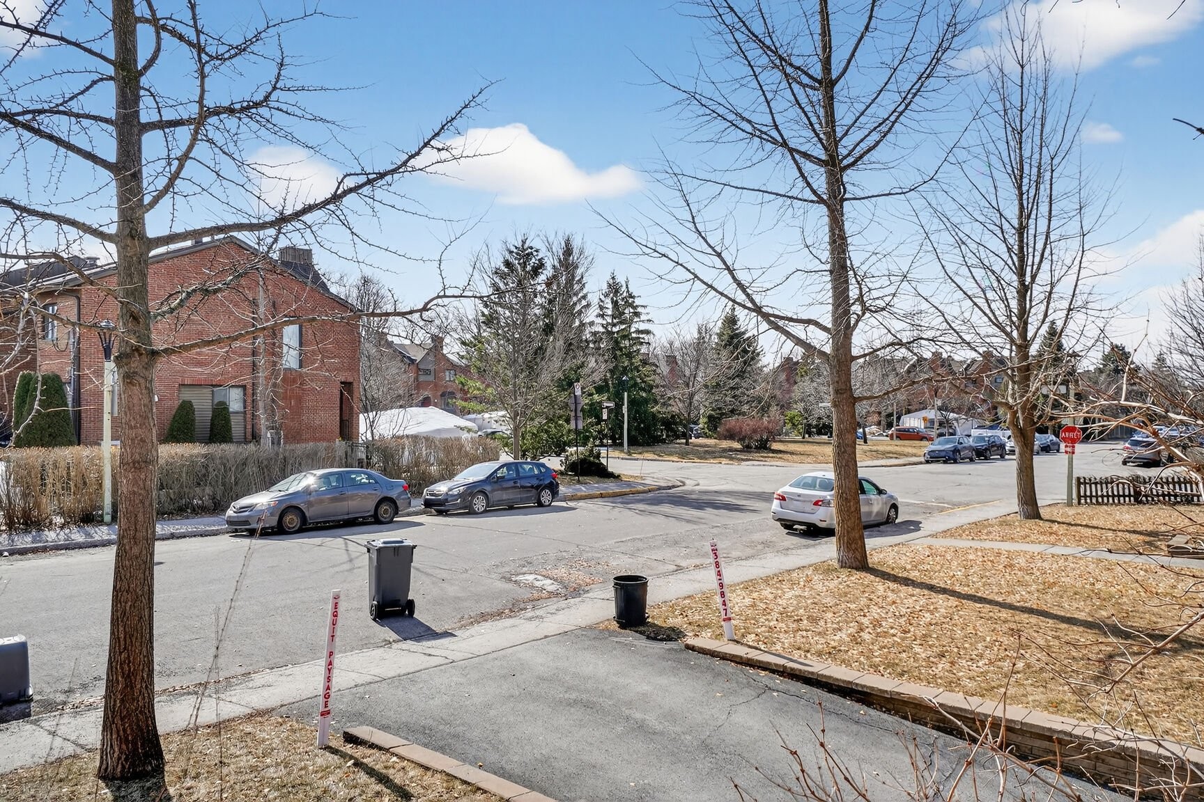 









1711


Rue Louis-Alphonse-Venne

, 101,
Montréal (Ahuntsic-Cartierville),




QC
H2C3J3

