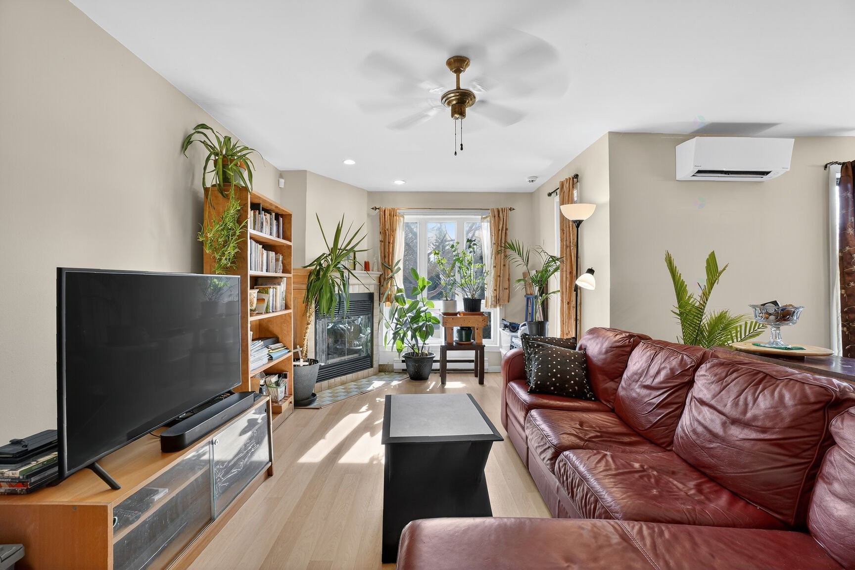 









1711


Rue Louis-Alphonse-Venne

, 101,
Montréal (Ahuntsic-Cartierville),




QC
H2C3J3

