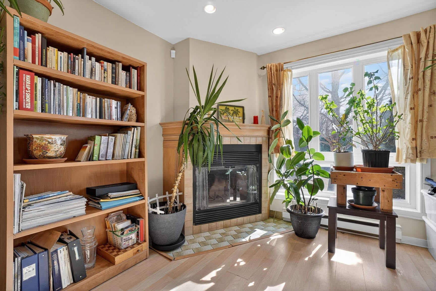 









1711


Rue Louis-Alphonse-Venne

, 101,
Montréal (Ahuntsic-Cartierville),




QC
H2C3J3

