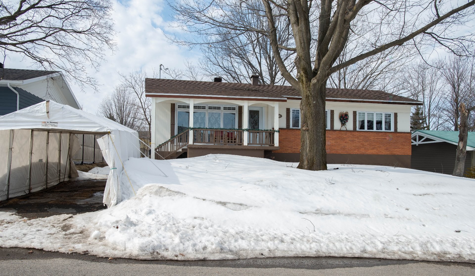 









759


Carré d'Anjou

,
Québec (Sainte-Foy/Sillery/Cap-Rouge),




QC
G1X2X6

