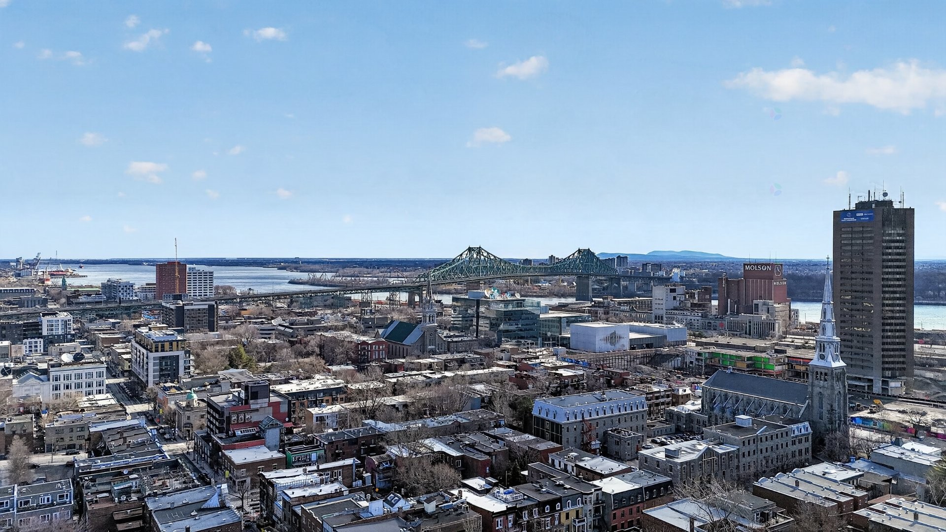 









1425


Rue Montcalm

,
Montréal (Ville-Marie),




QC
H2L3G9

