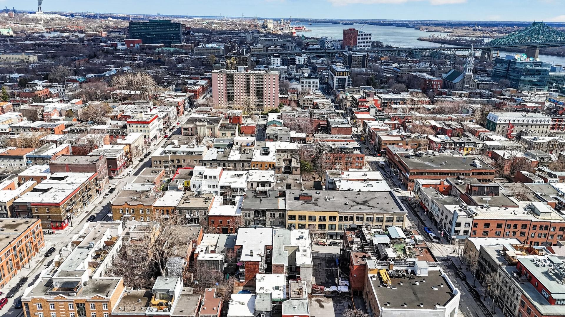 









1425


Rue Montcalm

,
Montréal (Ville-Marie),




QC
H2L3G9

