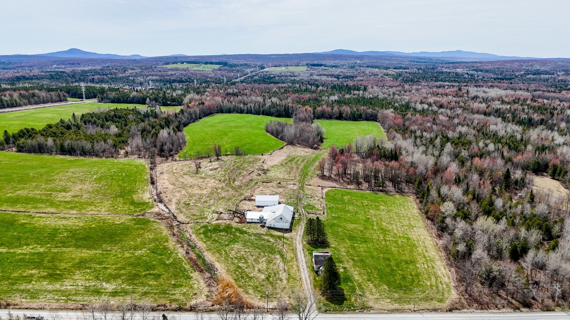 









881Z


Ch. du Lac

,
Sainte-Anne-de-la-Rochelle,







QC
J0E2B0

