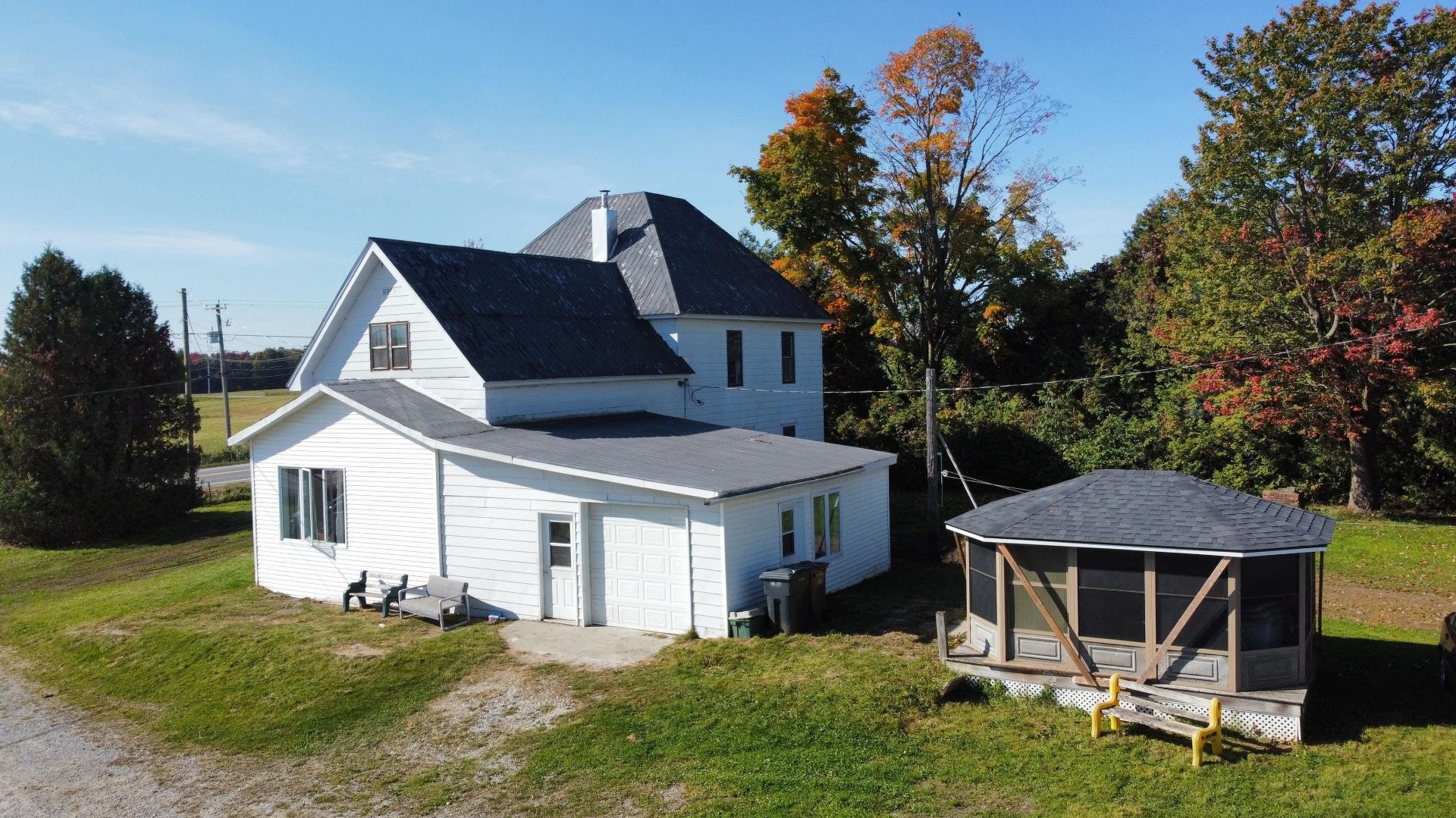 









881Z


Ch. du Lac

,
Sainte-Anne-de-la-Rochelle,







QC
J0E2B0

