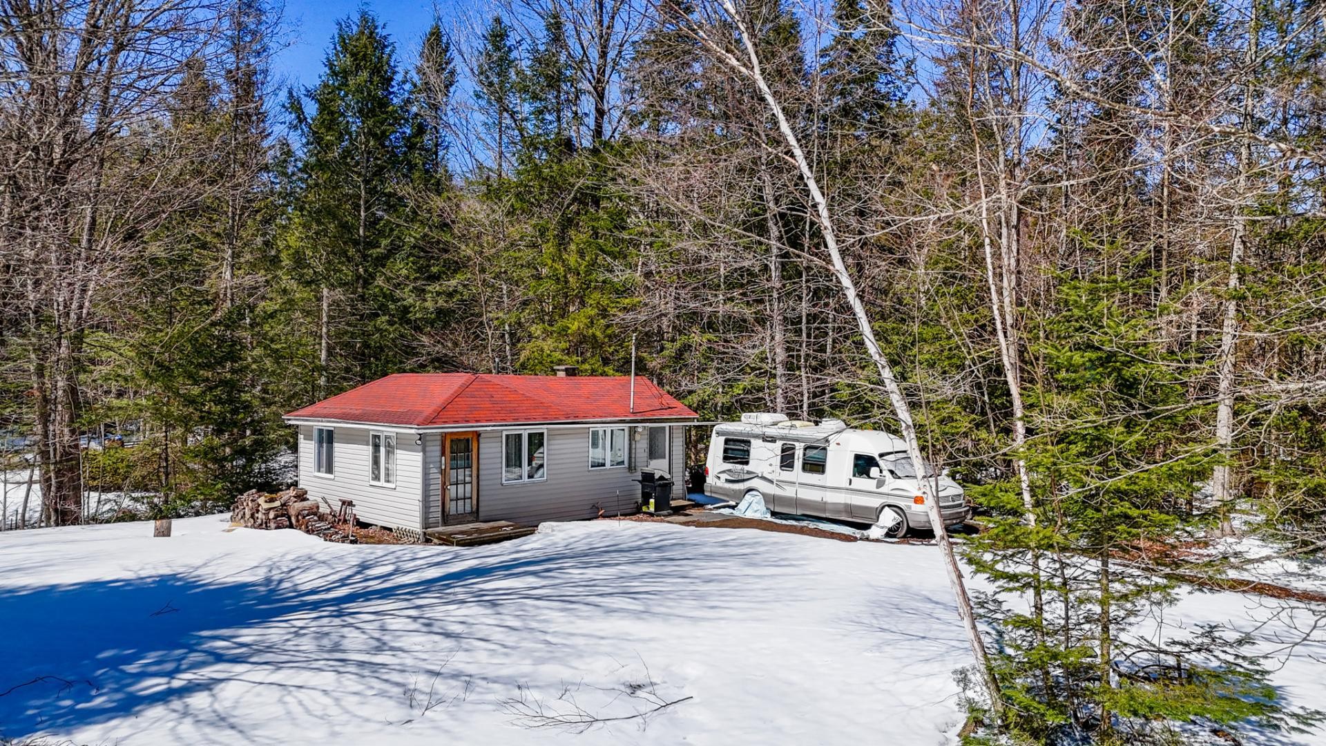 









24Z


Imp. des Pruches

,
Bolton-Est,







QC
J0E1G0

