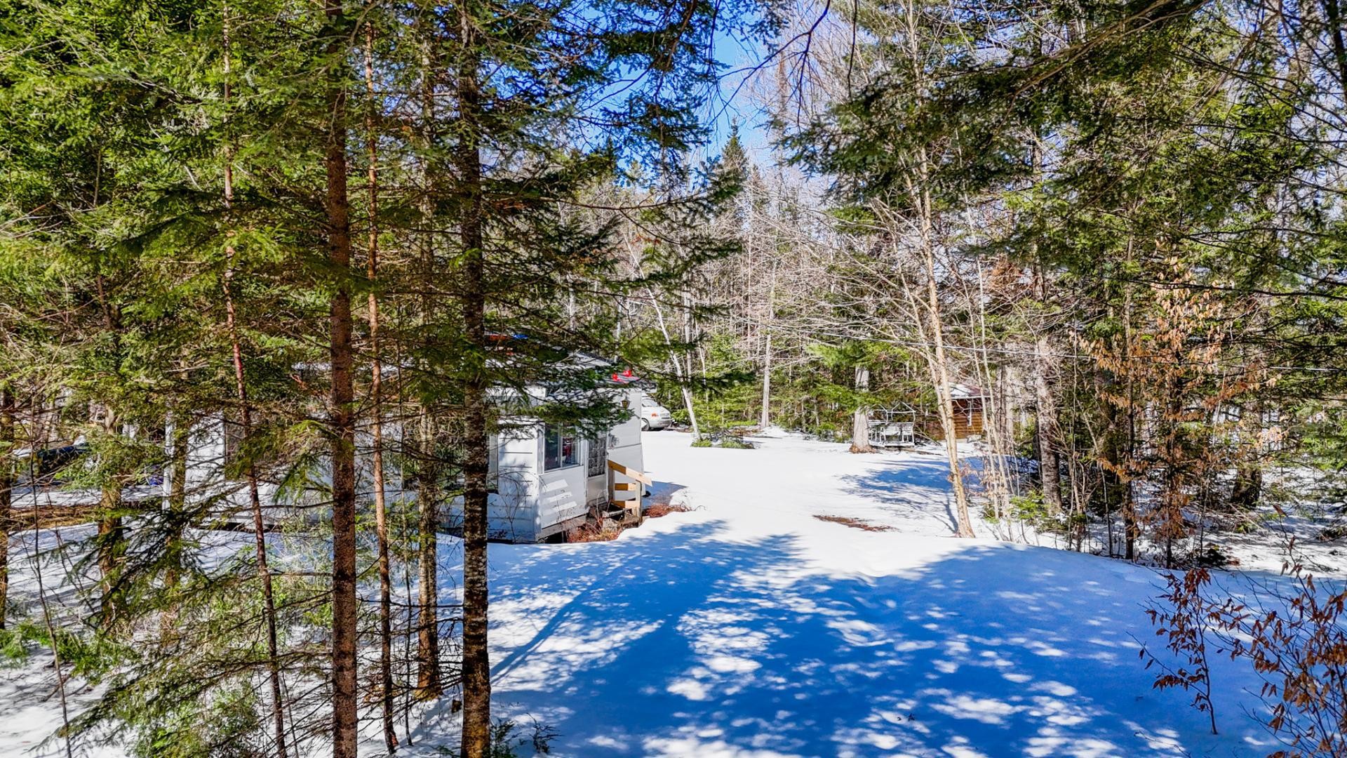 









24Z


Imp. des Pruches

,
Bolton-Est,







QC
J0E1G0

