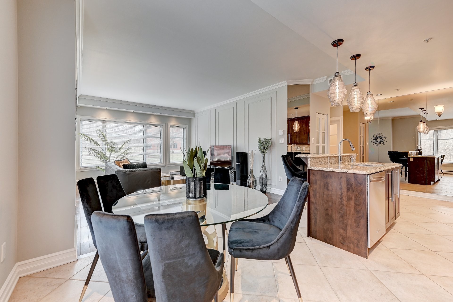 









945


Rue Muir

, 105,
Montréal (Saint-Laurent),




QC
H4L5N8

