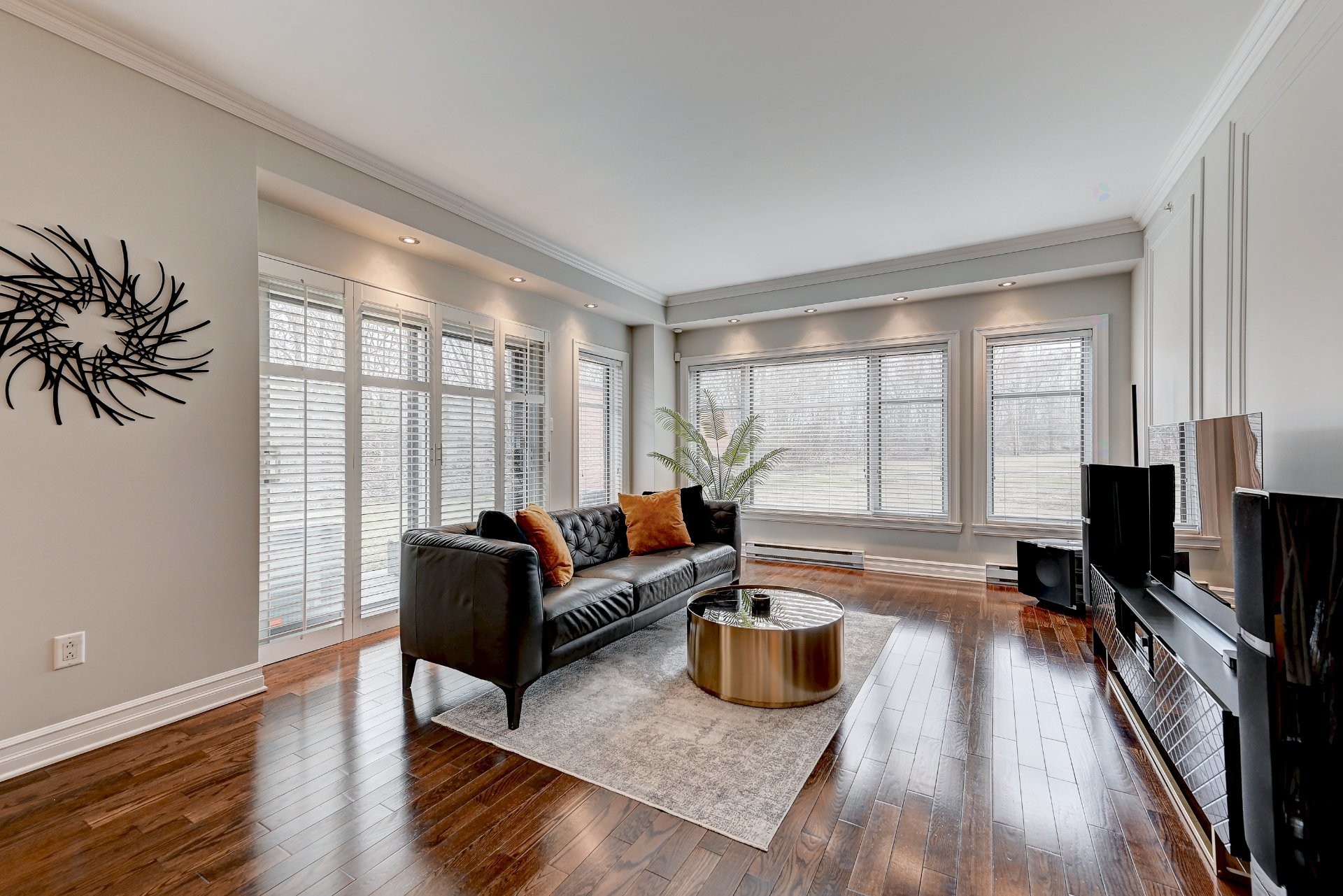 









945


Rue Muir

, 105,
Montréal (Saint-Laurent),




QC
H4L5N8

