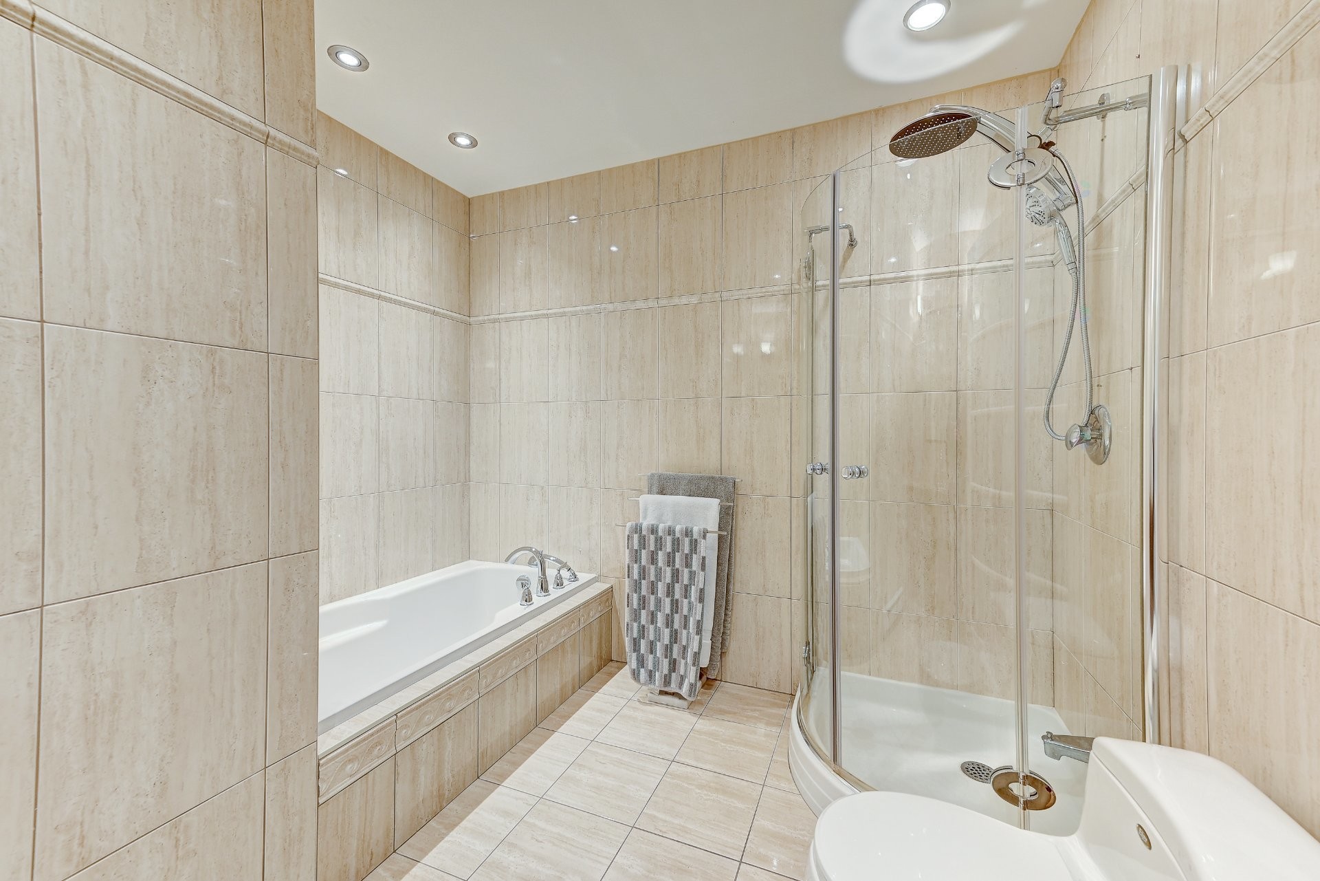 









945


Rue Muir

, 105,
Montréal (Saint-Laurent),




QC
H4L5N8

