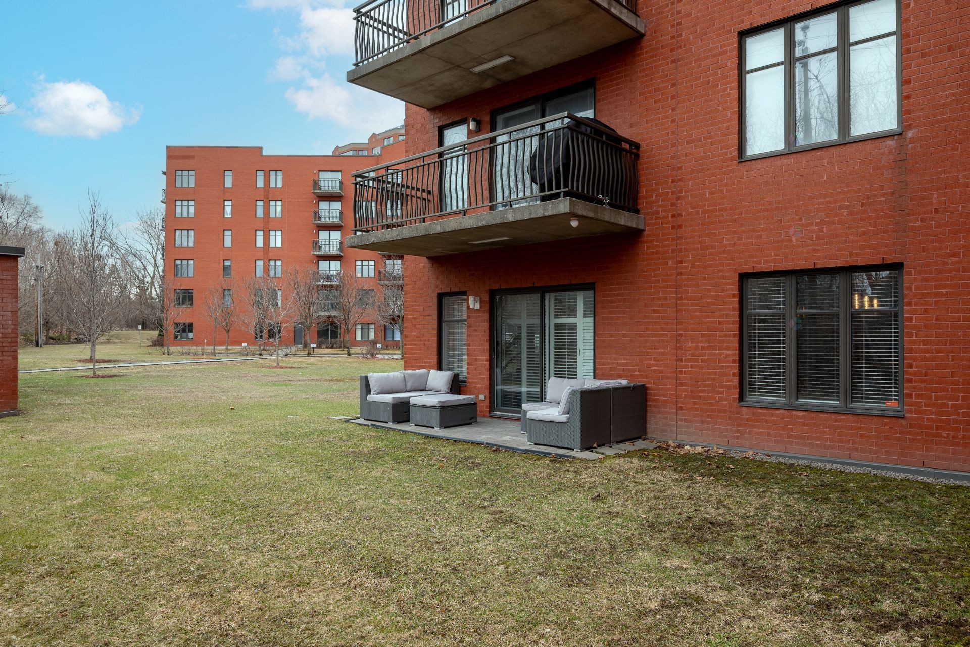 









945


Rue Muir

, 105,
Montréal (Saint-Laurent),




QC
H4L5N8

