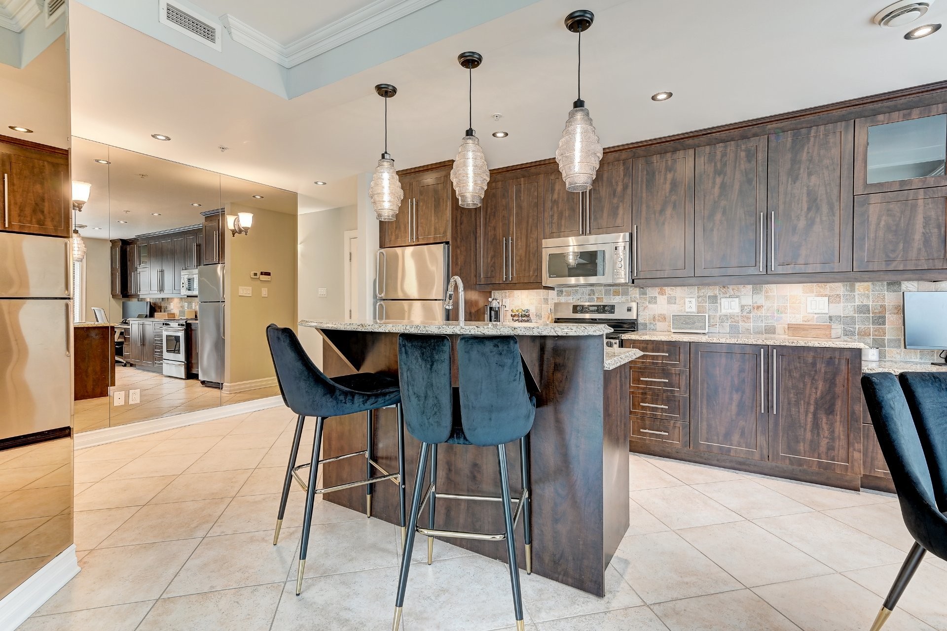 









945


Rue Muir

, 105,
Montréal (Saint-Laurent),




QC
H4L5N8


